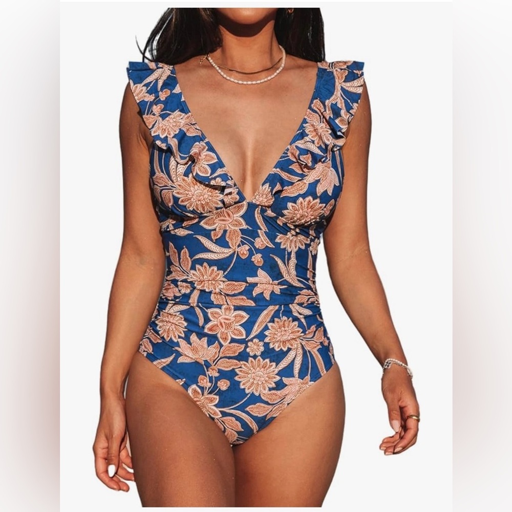 CUPSHE Floral Ruffle One-Piece Swimsuit Medium NWT Tummy Control